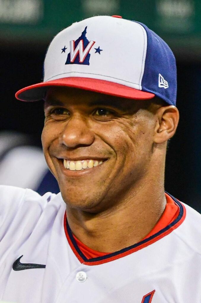 Хуан Сото в составе команды Washington Nationals во время игры против New York Mets на стадионе Nationals Park в Вашингтоне, 7 апреля 2022 года.