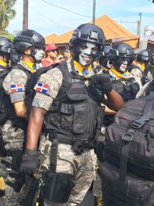 Перед военным парадом на Малеконе ив Санто-Доминго. Доминиканская Республика